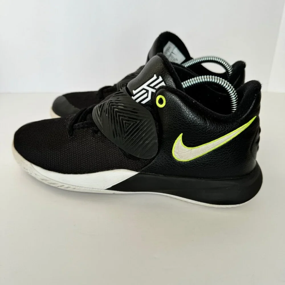 Nike Kyrie Flytrap III